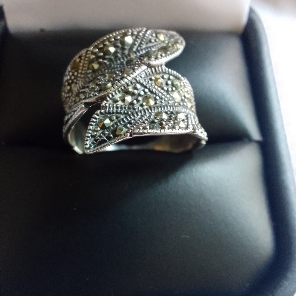 Vintage handmade Sterling Silver Ring approx 6
